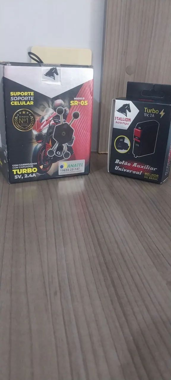 Carregador e suporte para celular 