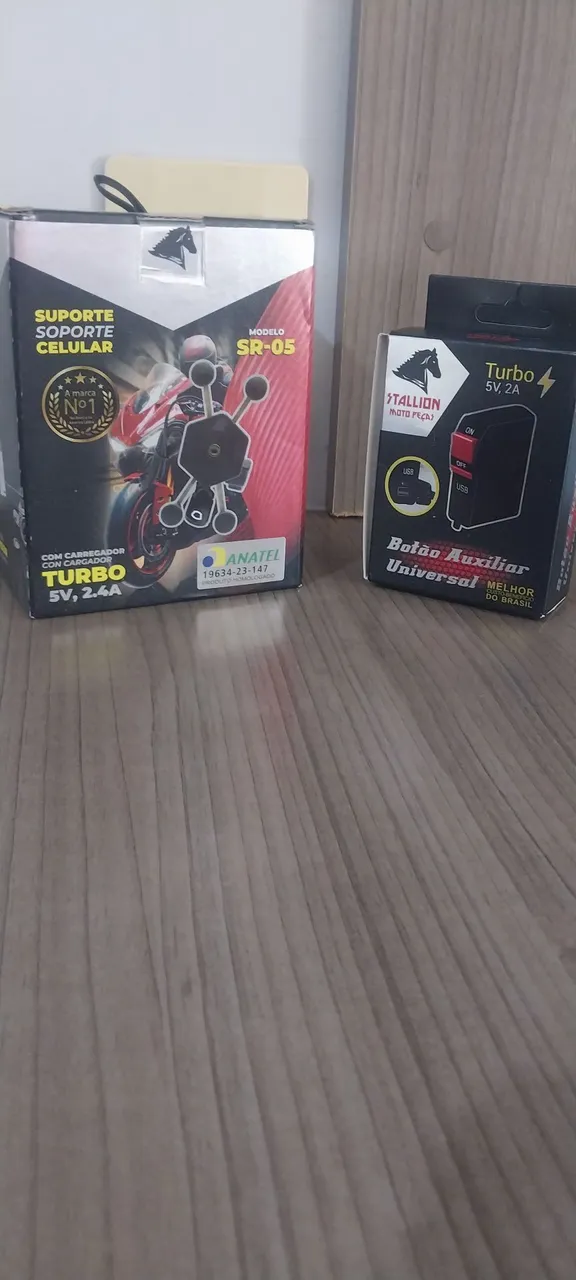 Carregador e suporte para celular