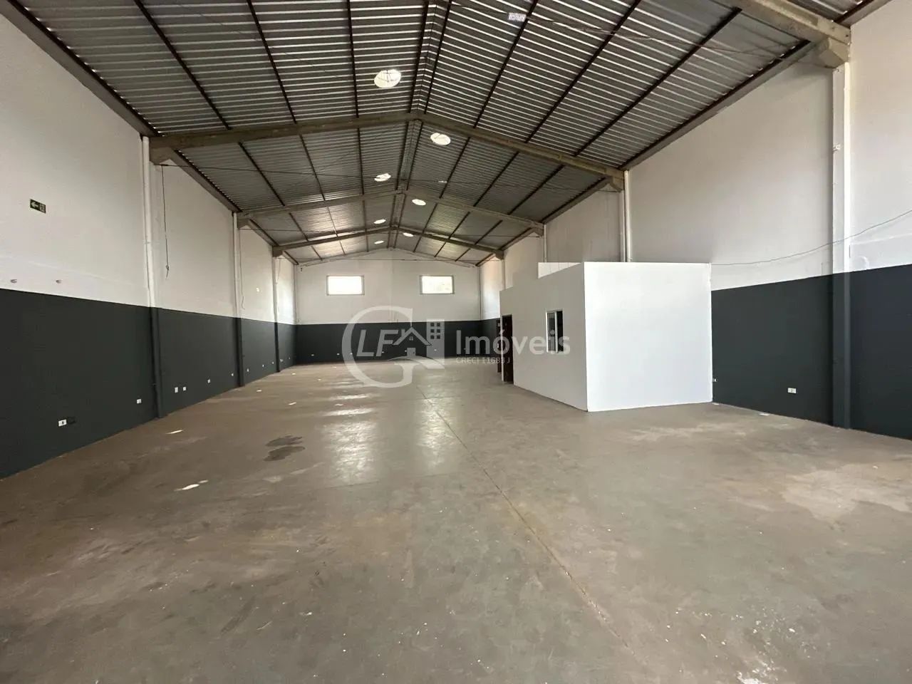 Barracão Comercial para Locação em Campo Grande-MS, Bairro Nova Lima: 1 Sala, 1 Banheiro,  - Foto 3