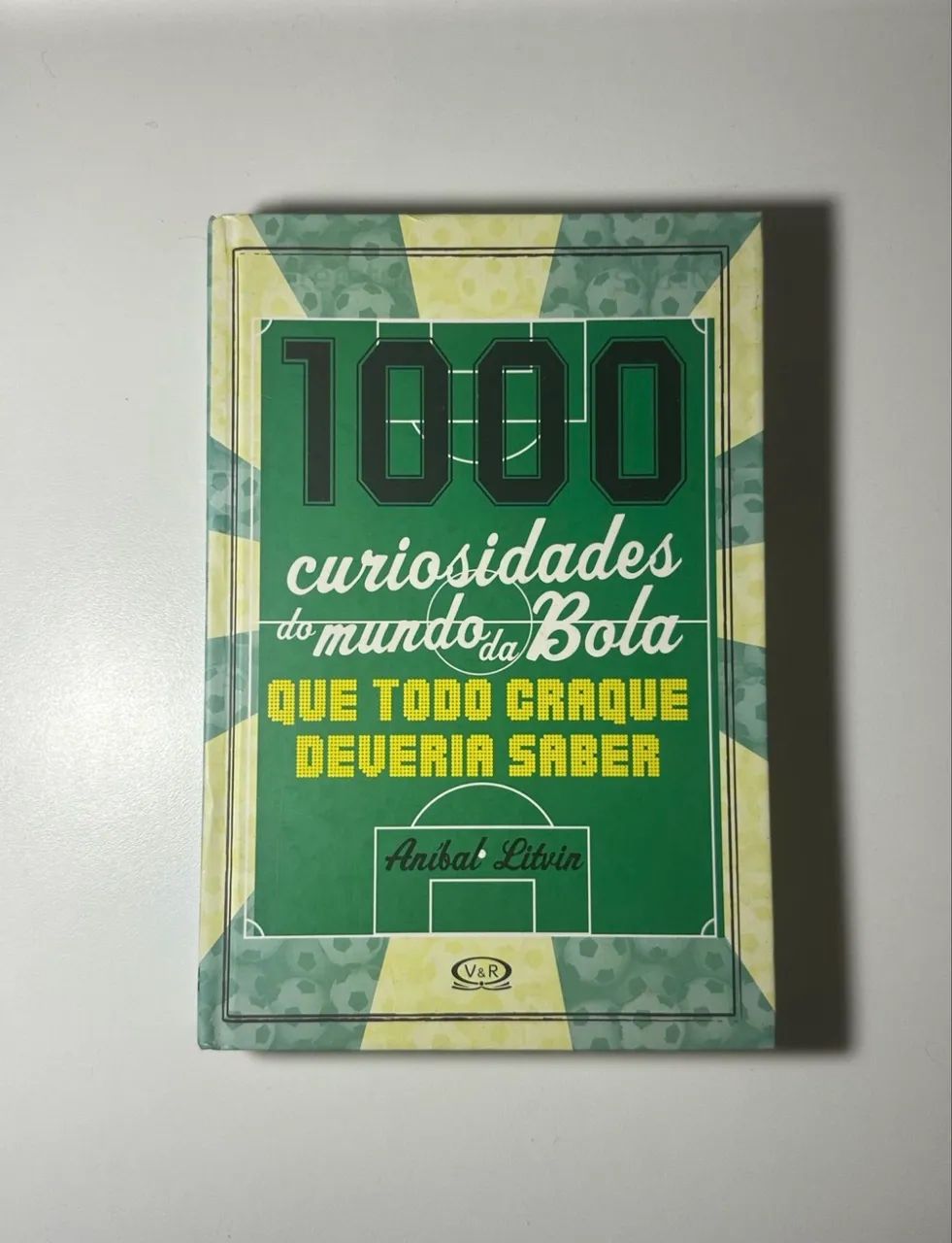 livro 1000 curiosidades do futebol (capa dura)