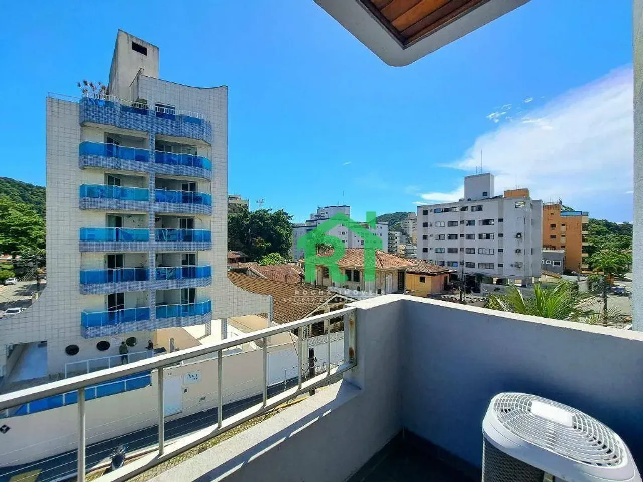 Apartamento à venda na Praia do Tombo | Rocha Imóveis Guarujá