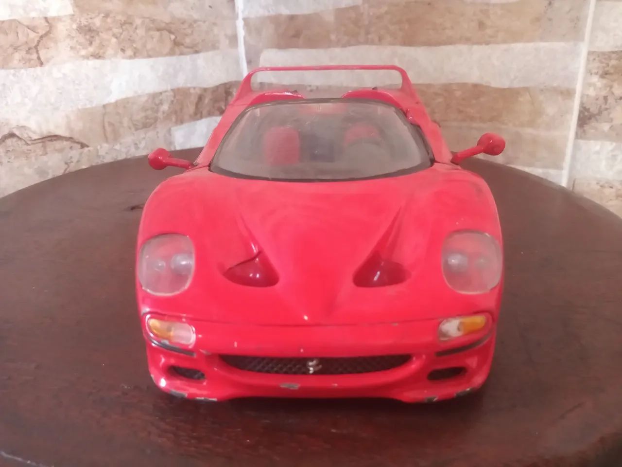 Miniatura Ferrari F50 Vermelha