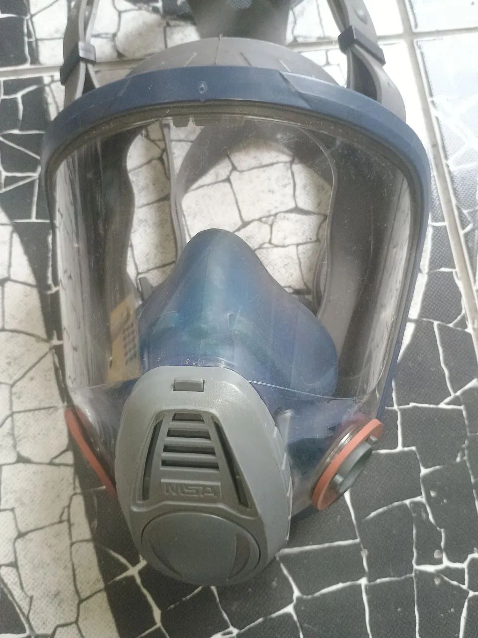 Máscara facial em acrilico