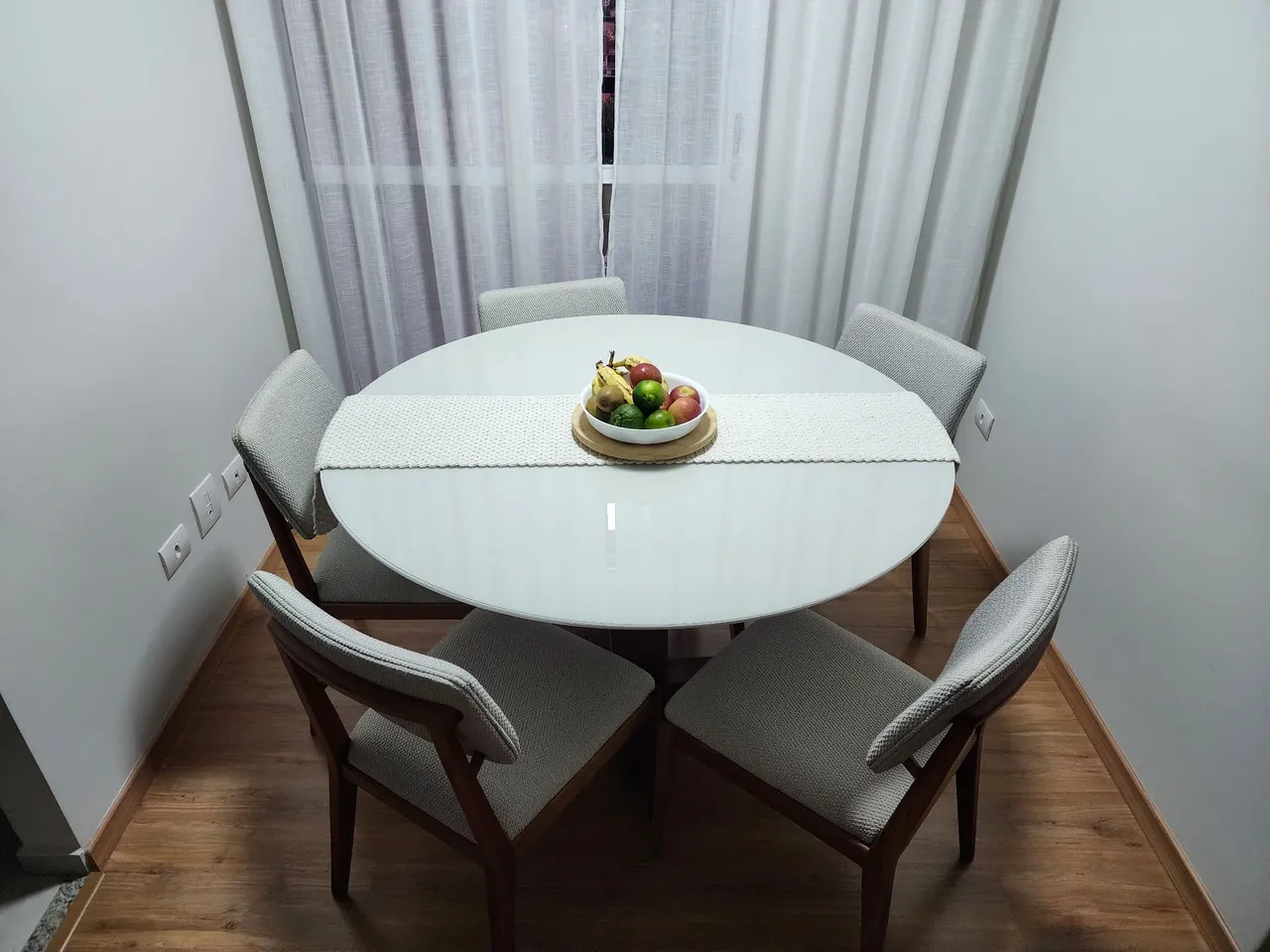 Mesa de Jantar Redonda - 1,35m