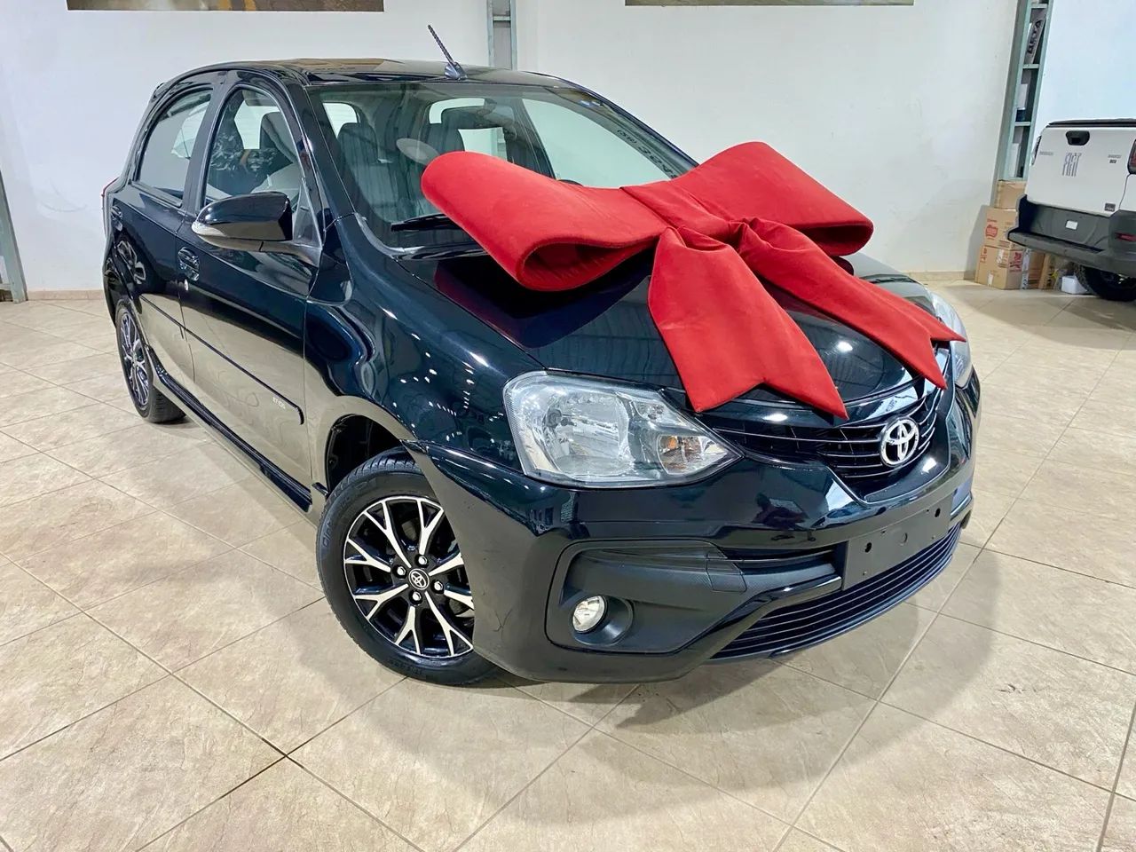 Etios Hatch Platinum 1.5 automático 2016/17 - Foto 2