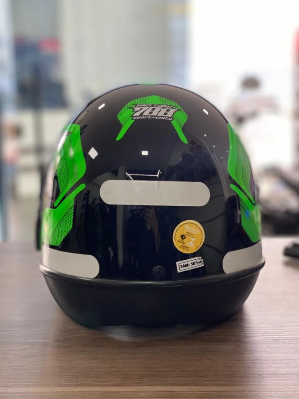 capacete verde, viseira cristal - Foto 3