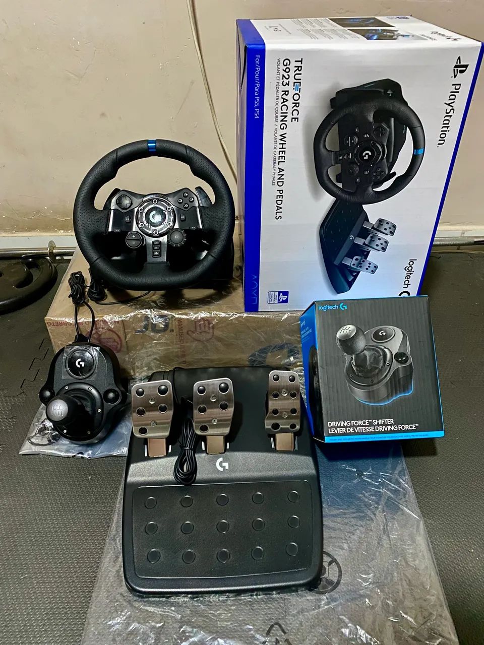 Logitech G923 PS5/PS4/PC + câmbio, conservado!64297910946818120