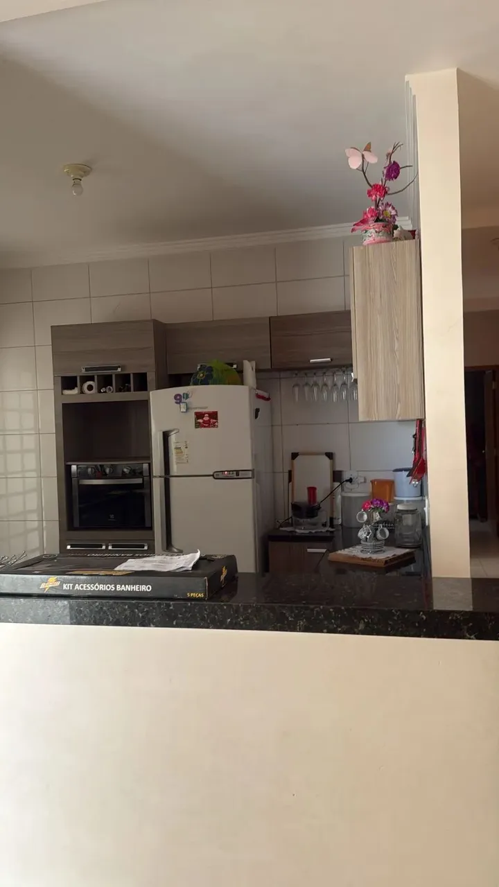 Sobrado para aluguel possui 80 metros quadrados com 2 quartos