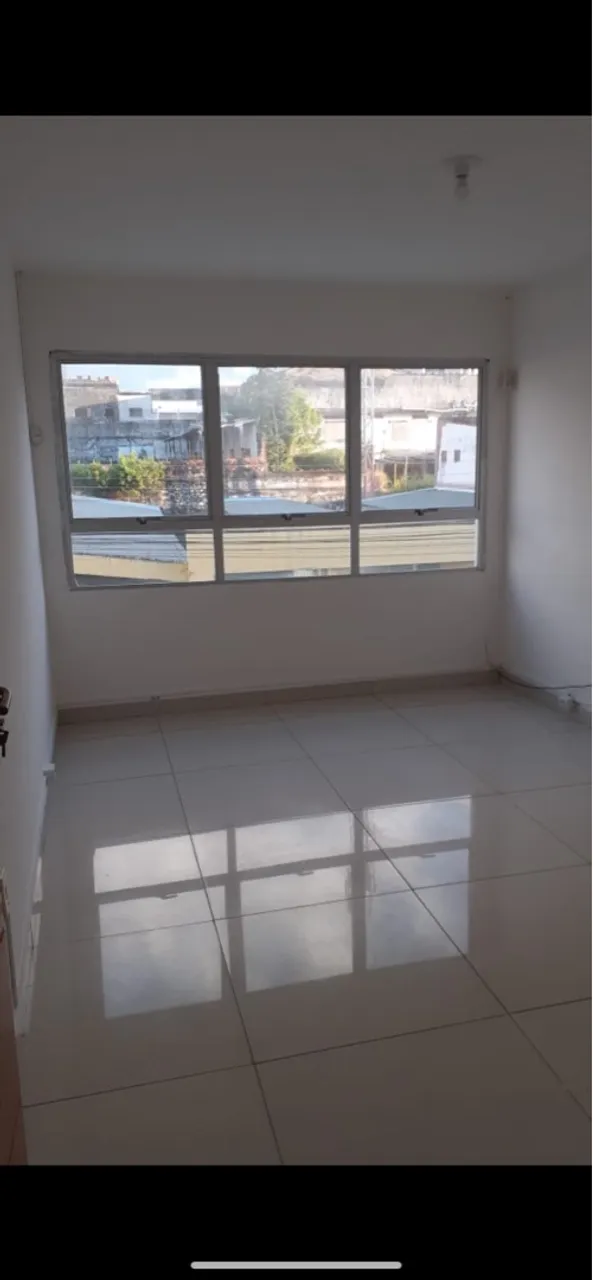 Alugam- se salas comerciais próx st casa