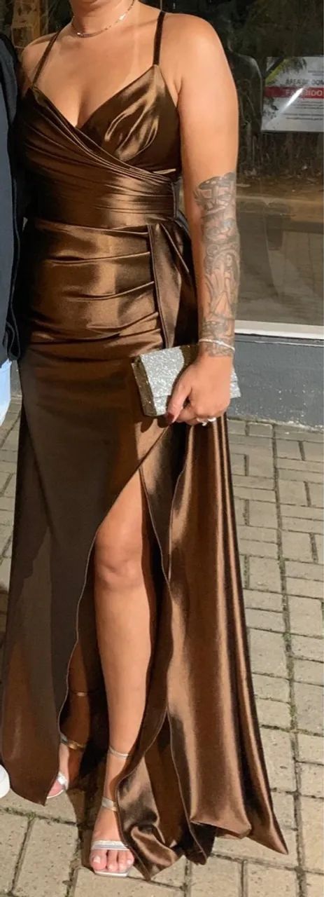 Vestido Longo de Festa Marrom Elegante