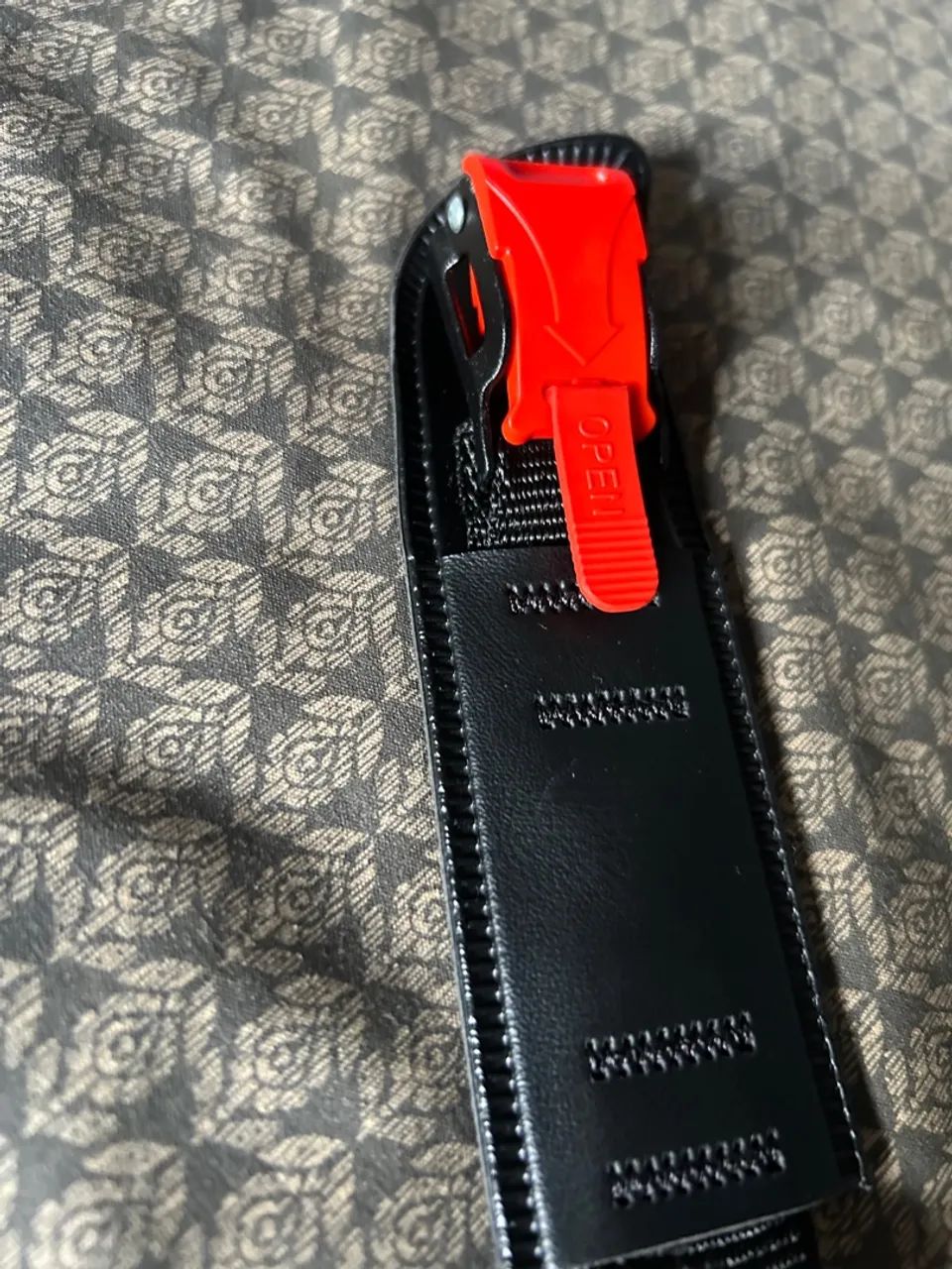 Cinta jugular micrometrica para capacete universal - Foto 4