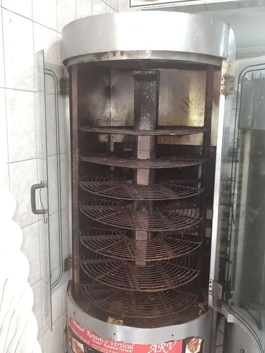 Assador Rotativo Vertical para Frango e carnes 100 kg  marca gastromaq - Foto 5