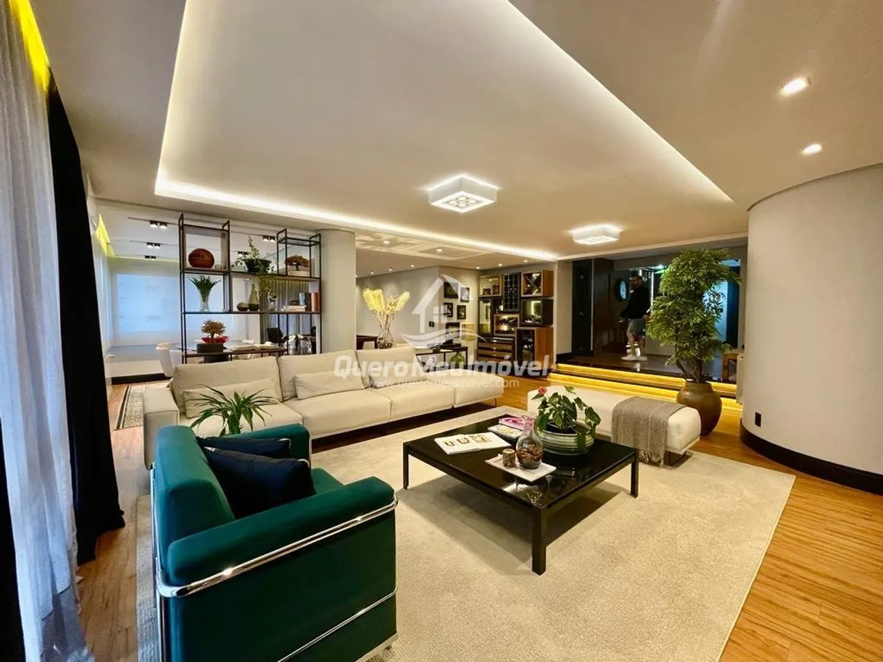 Apartamento mobiliado à venda no Centro