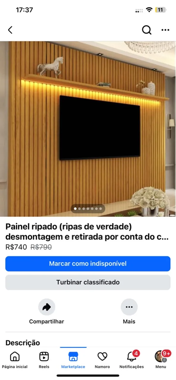 Painel ripado de madeira para TV