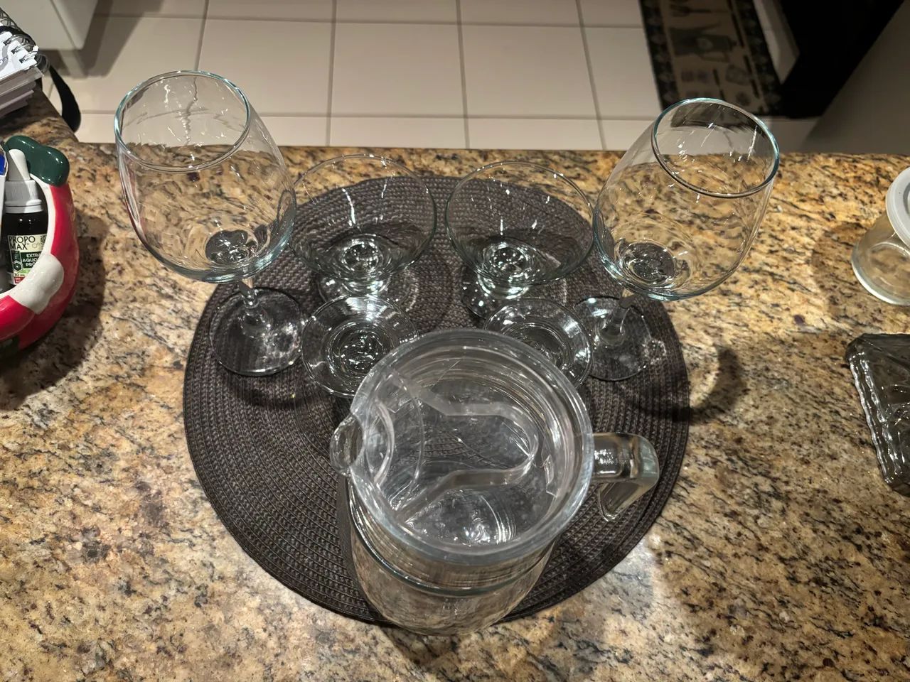 Conjunto de taças e jarra de vidro com tampa - Foto 4