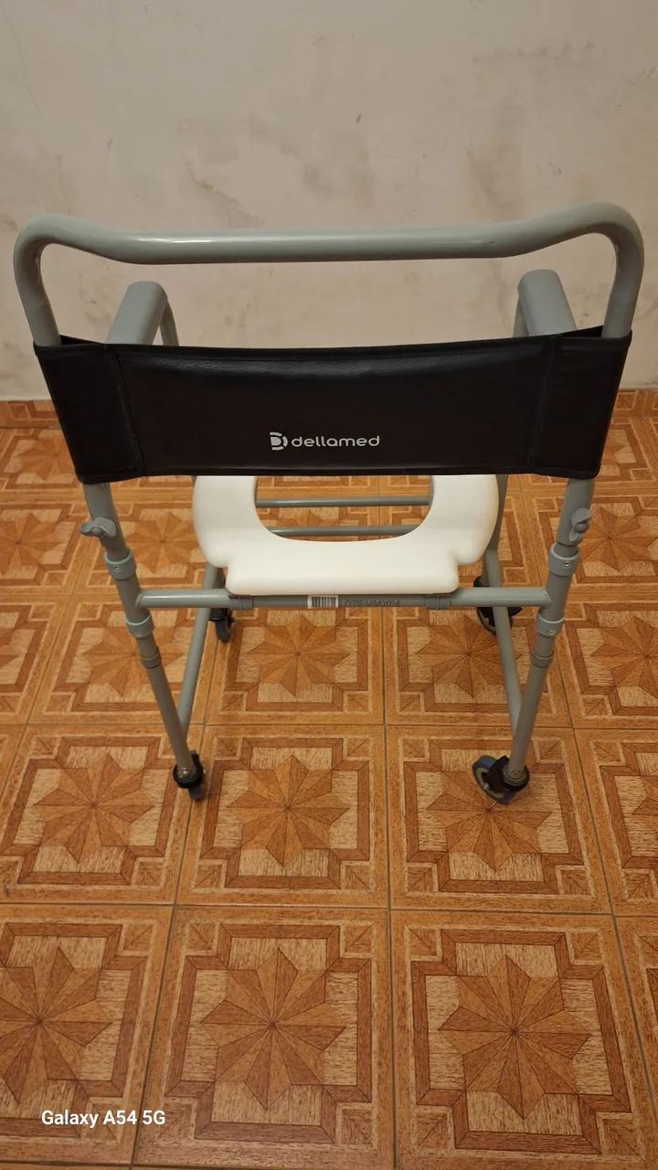 Cadeira de Banho com Rodas - Deltamed - Foto 2