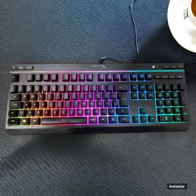 Teclado Gamer HyperX Alloy Core RGB