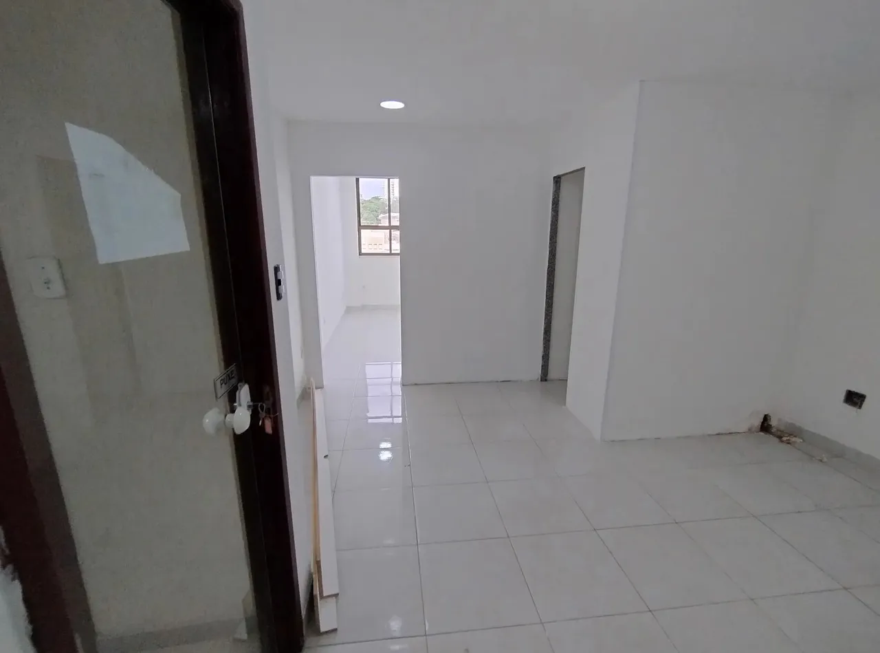 SALA COMERCIAL 35M² - 1 BANHEIRO - 2 ELEVADORES - CENTRO DE DUQUE DE CAXIAS - RJ