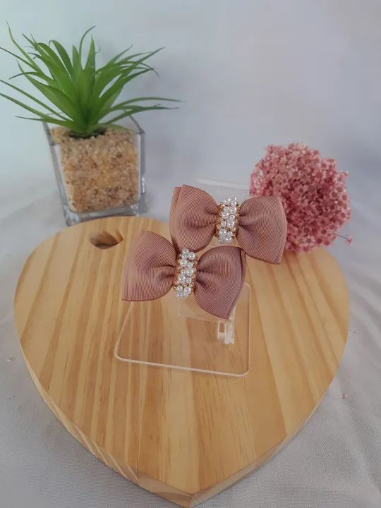 PAR DE LAÇO P/ CRIANÇAS COM PÉROLAS & STRASS - Foto 5