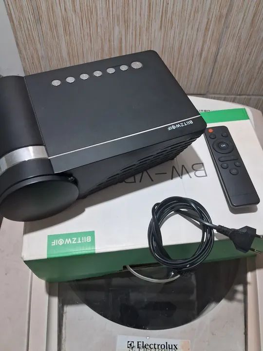 Projetor Portátil Full HD - Bivolt - Foto 2