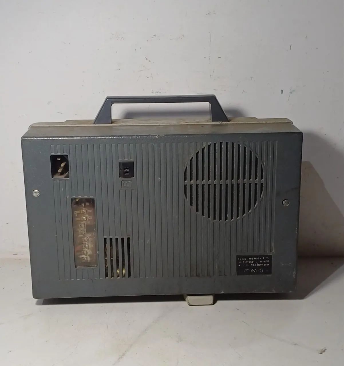 Projetor de Filme Eumig Vienense NÃO SEI TESTAR  - Foto 2