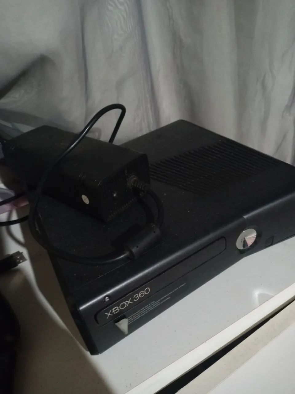 Vendo XBOX 360 COM 2 CONTROLO E MUITO JOGOS - Foto 5