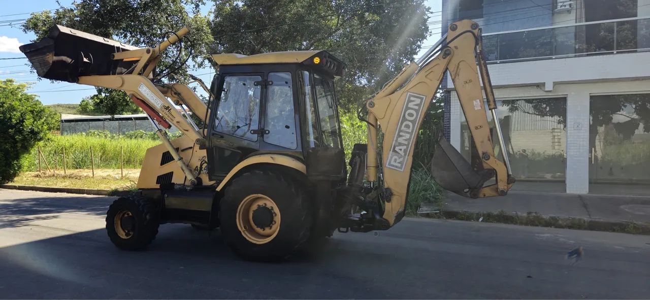 Retro Escavadeira Randon