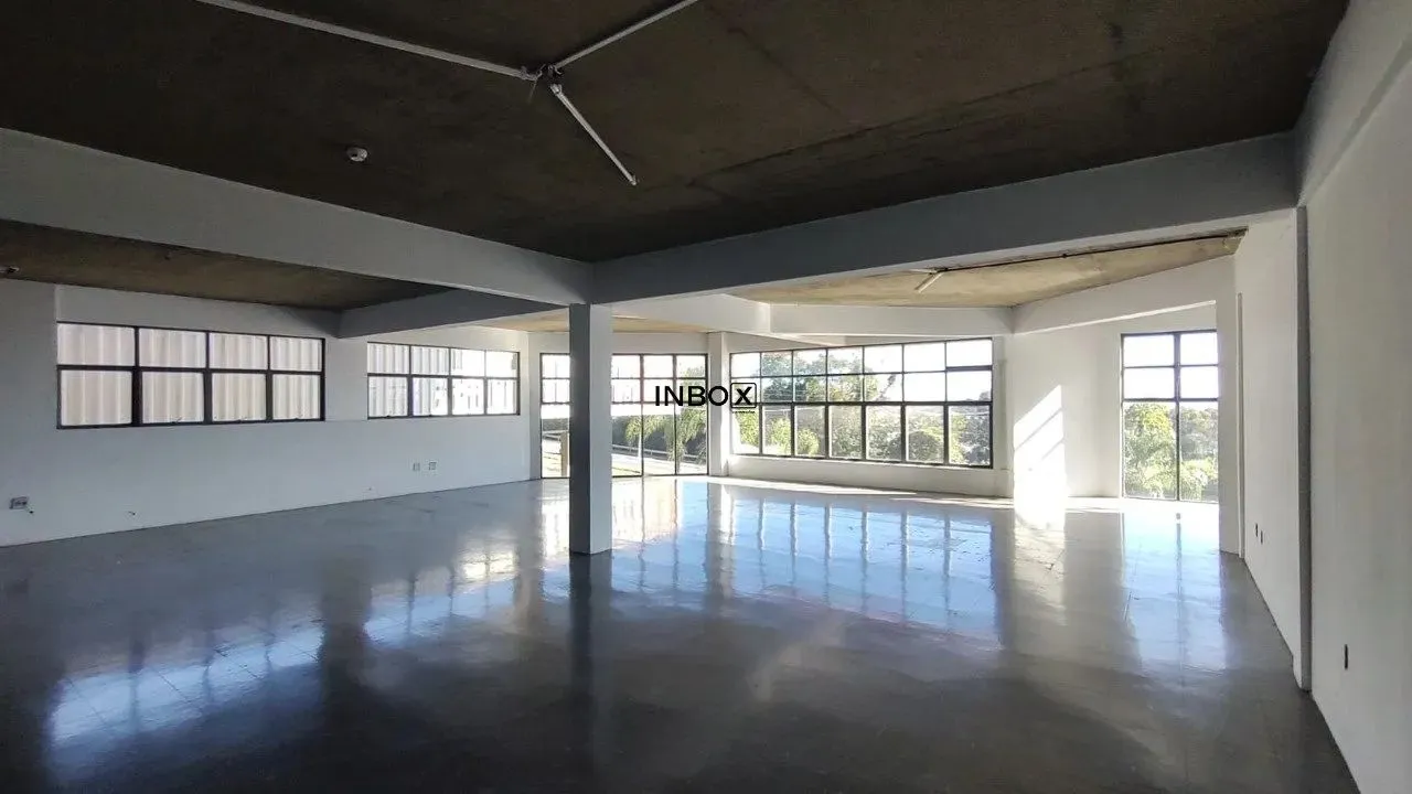AMPLA SALA COMERCIAL DE ANDAR EM FRENTE A RODOVIA 470 EM BENTO GONÇALVES