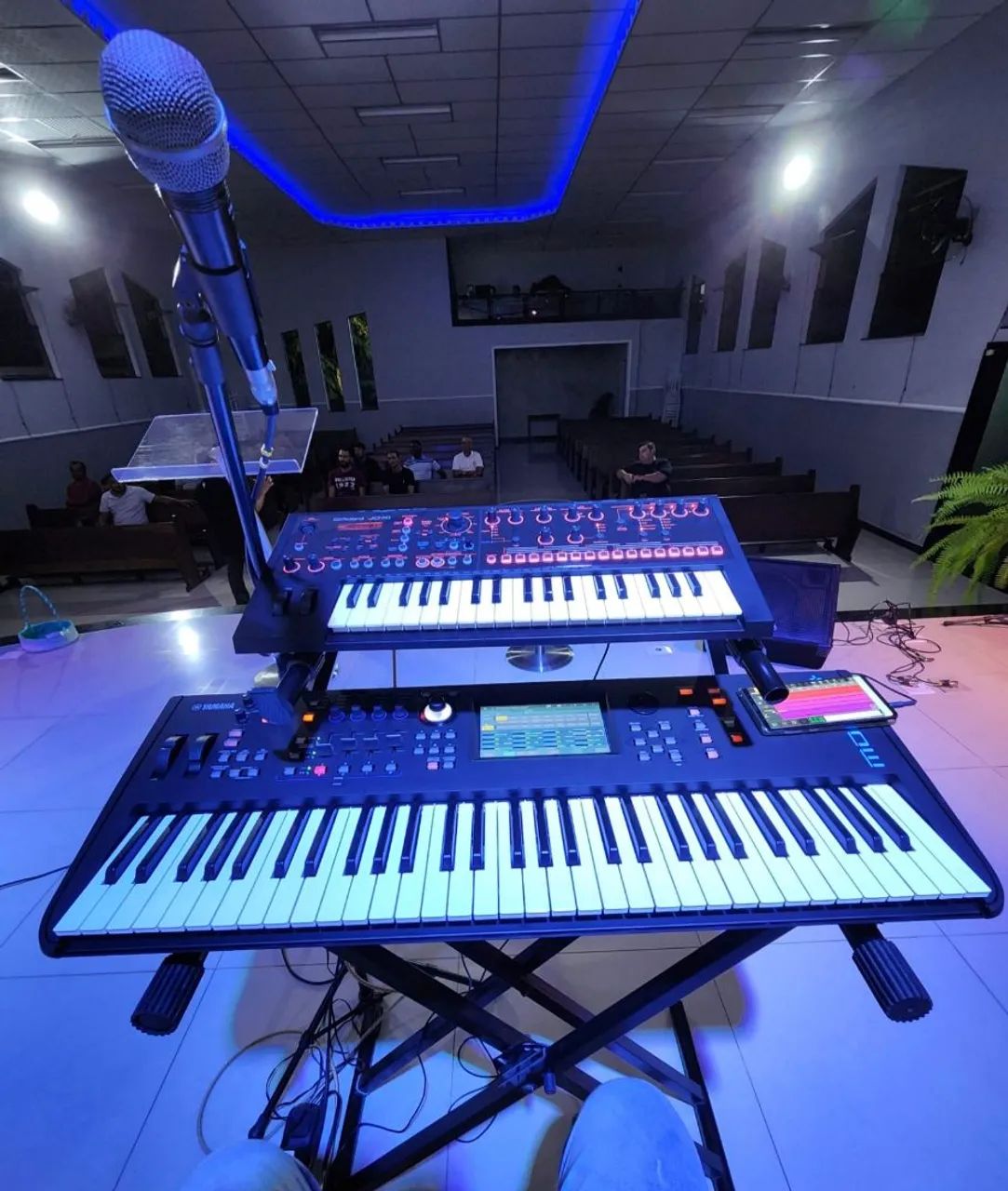 Teclado Yamaha MODX6 plus + Roland JD-XI