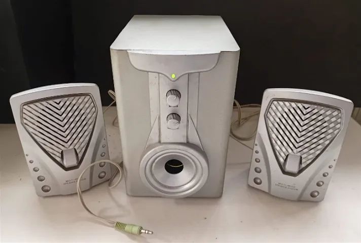 WALKMAN SONY WM-FX463 COM CAIXAS DE SOM - NAO FUNCIONA RADIO, SO