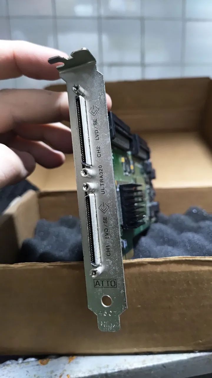 Placa SCSI ATTO ultra320 2 canais  - Foto 2