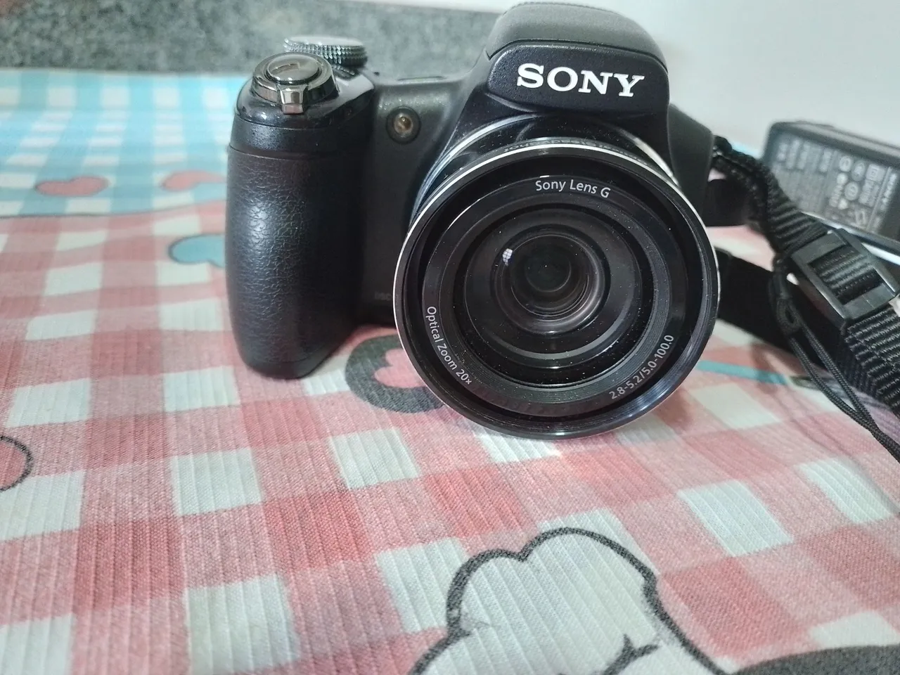Câmera Digital Sony com Zoom Óptico 20x - Ótima Qualidade!