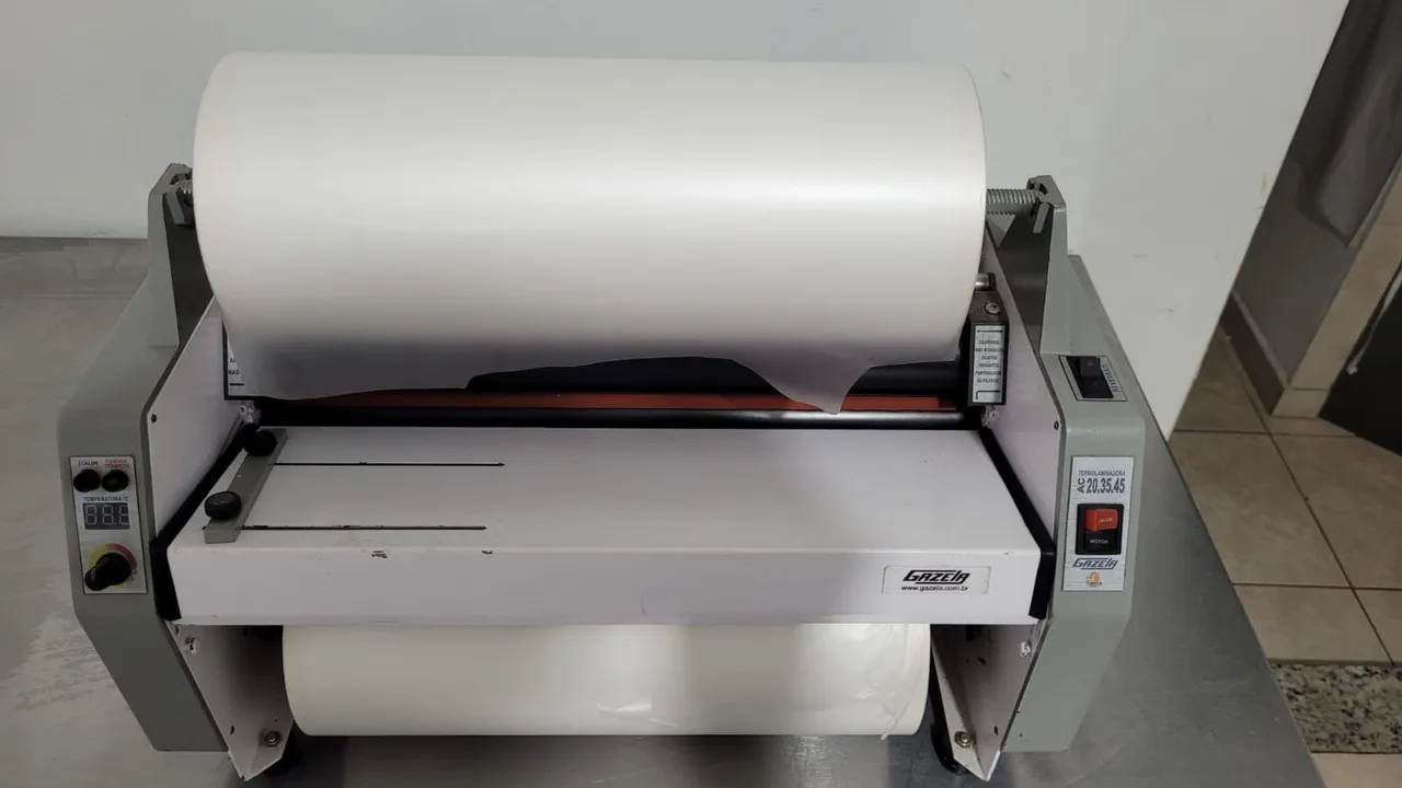 Laminadora e Plastificadora Gazela AC 20.35.45 no estado