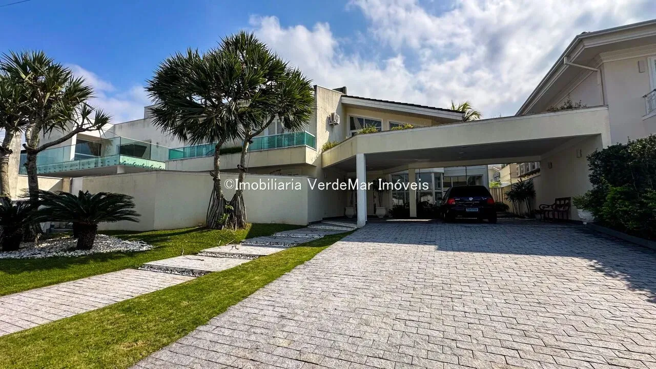 Casa no condomínio Jardim Acapulco na praia do Guarujá