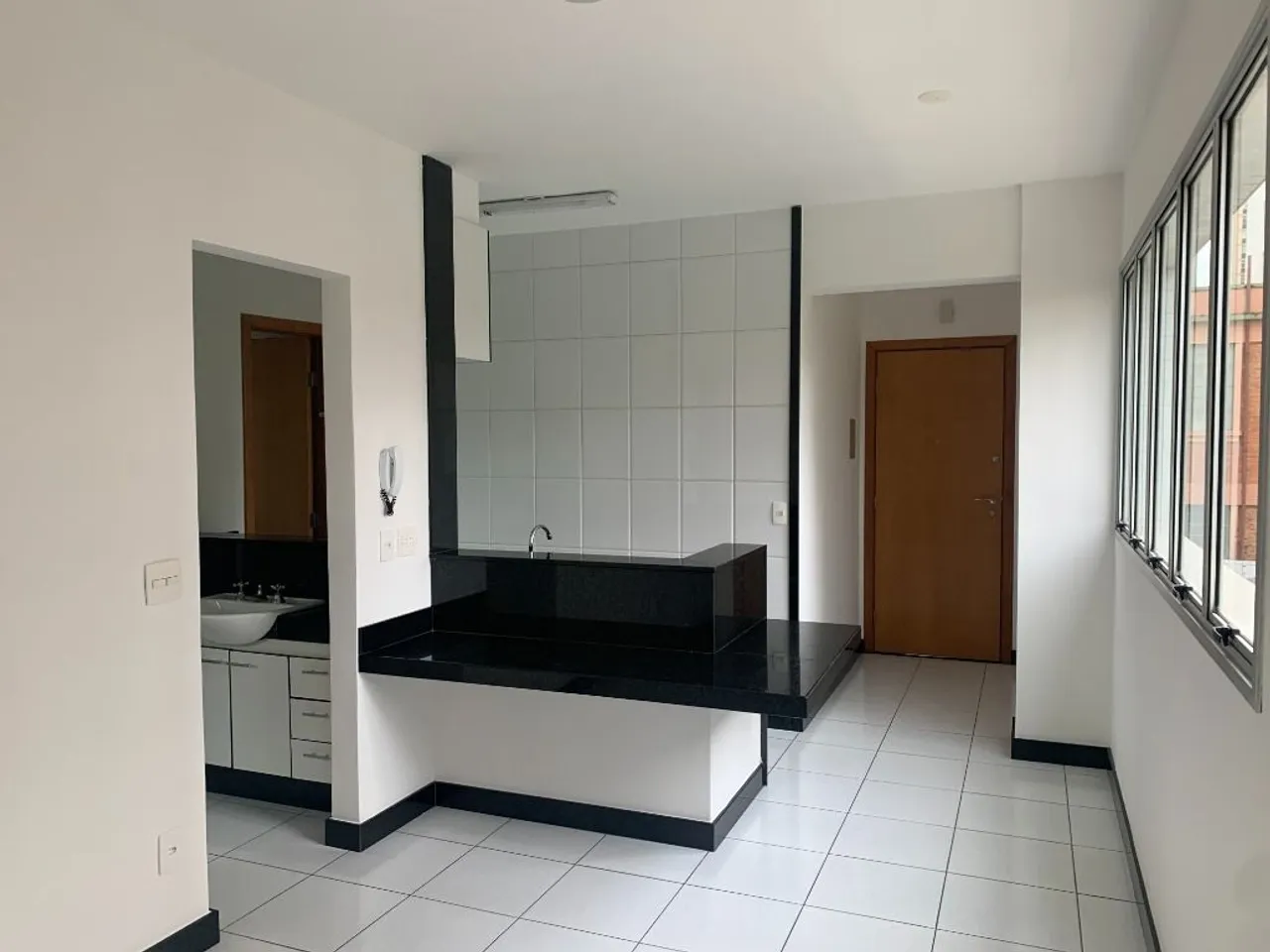 Apartamento para locação em Lourdes, BH-MG 1 quarto, 1 sala, 1 banheiro, 1 vaga, 45m² de á