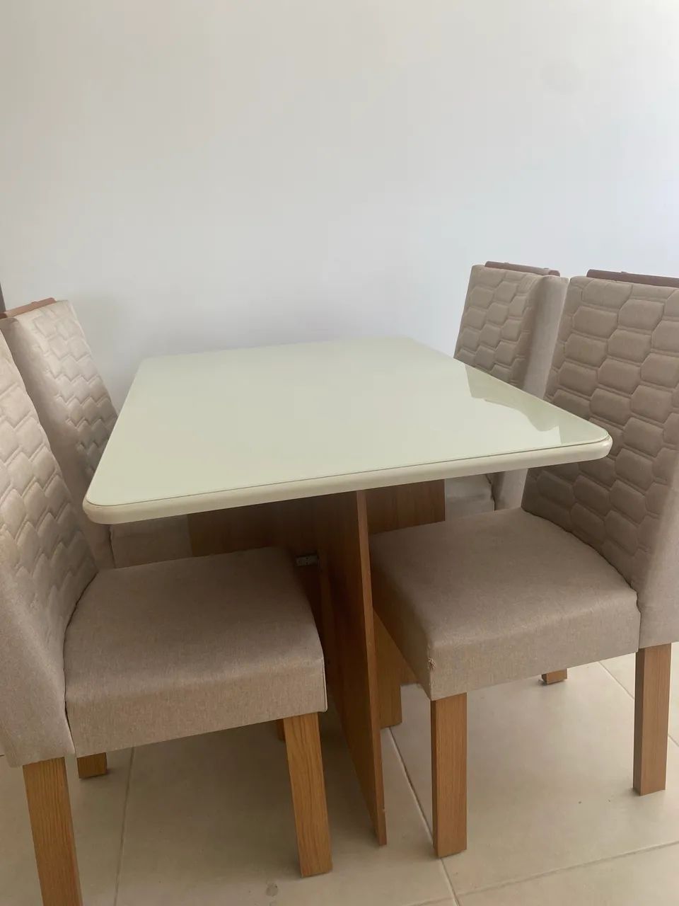 Glass-Top Table64254014257411123