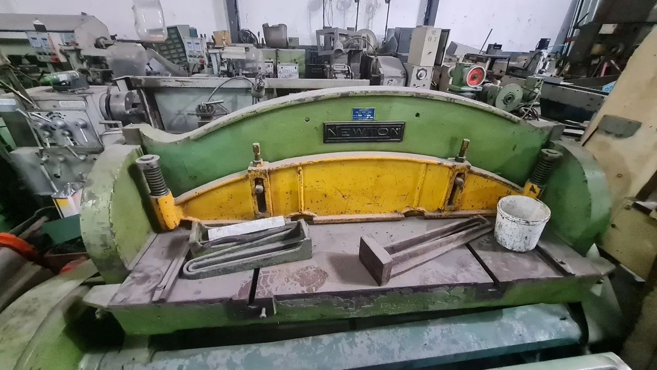 Guilhotina mecânico newton 1350 x 6mm