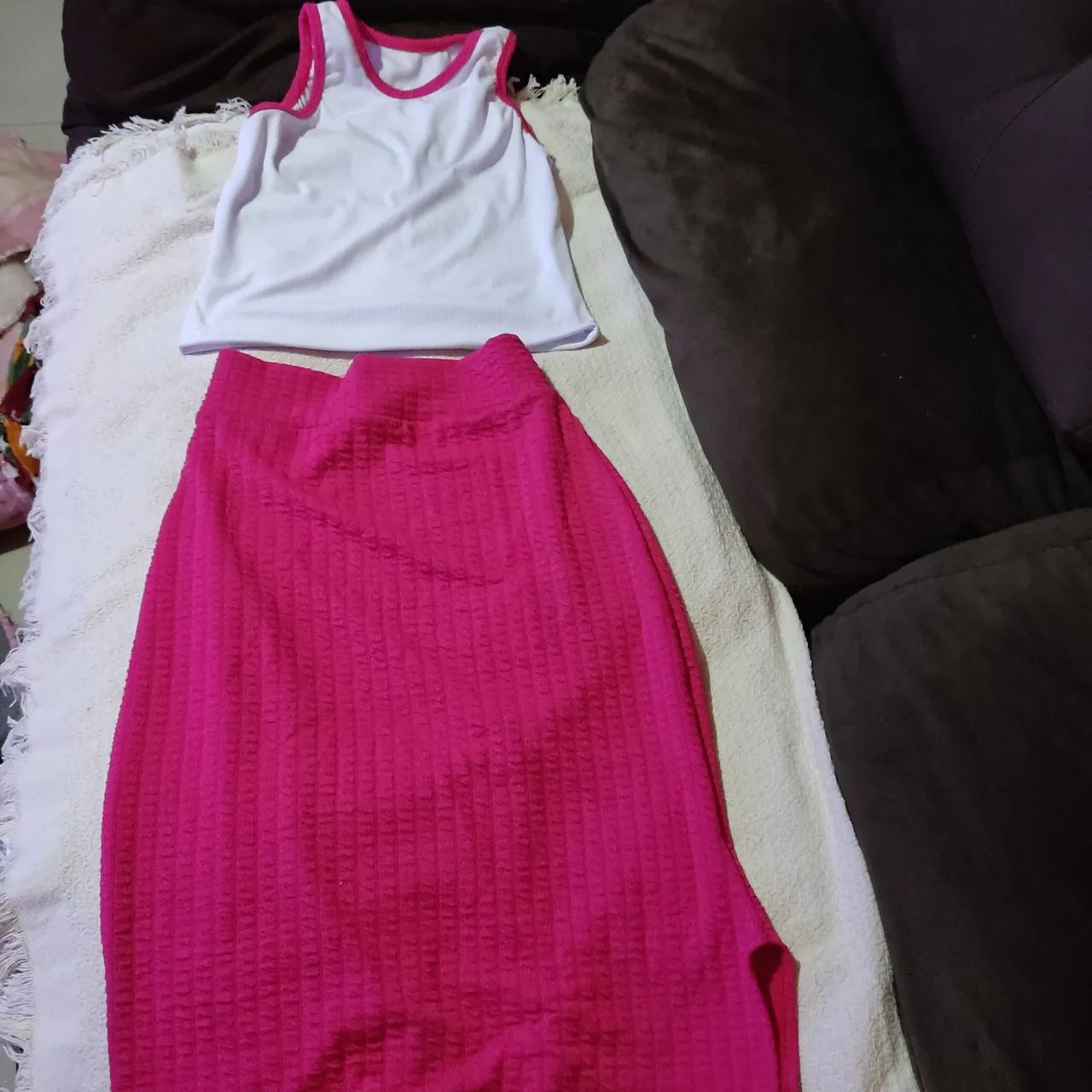 Conjunto Saia Midi e Top Cropped - Foto 2