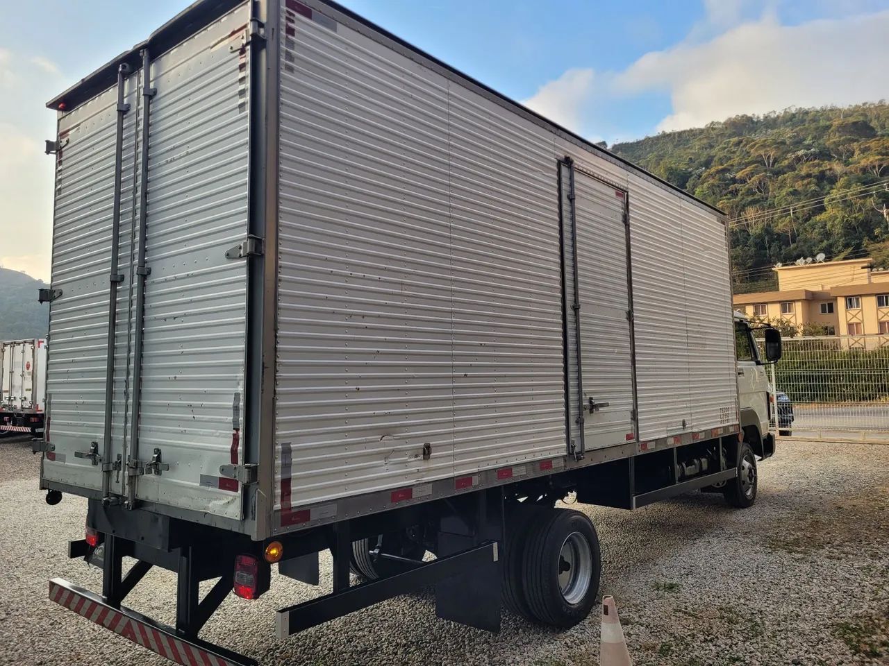 VW 8.160 Delivery 2015 Baú 6,20mts 6 Pneus Novos - Foto 5