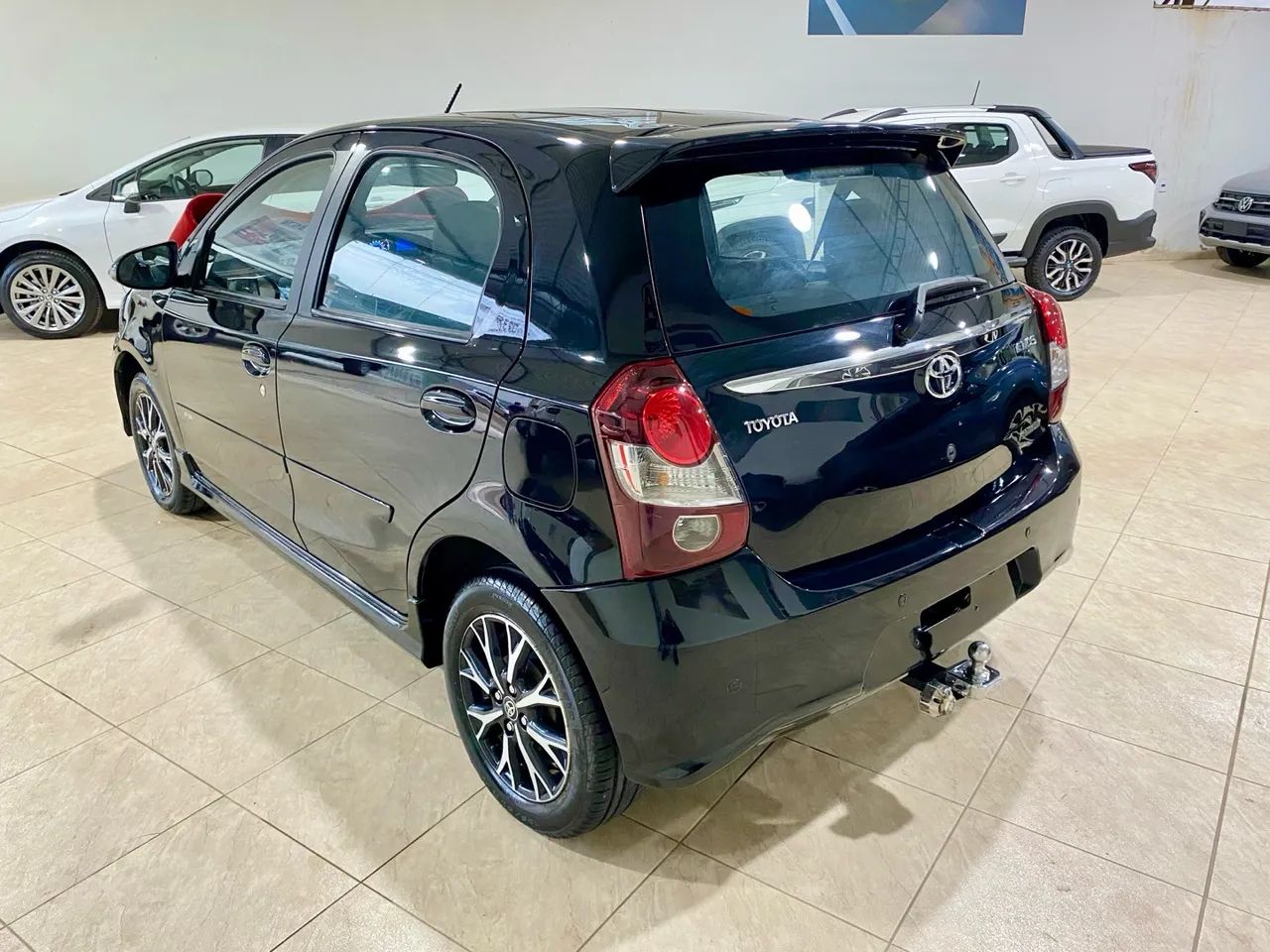Etios Hatch Platinum 1.5 automático 2016/17 - Foto 3