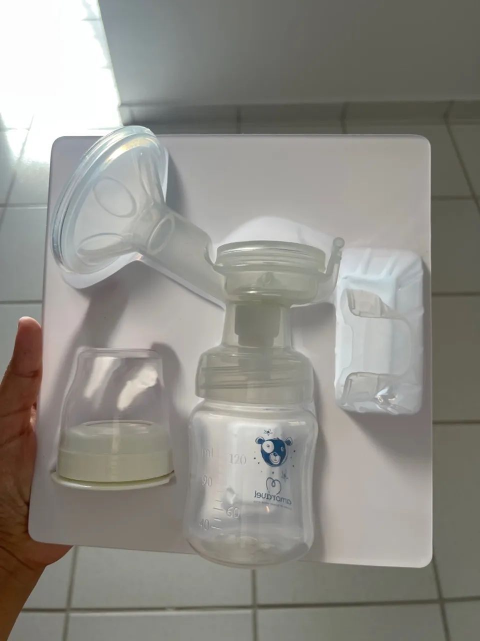Bomba de tirar leite Amorável manual - Foto 2
