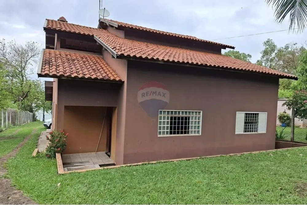 Sobrado Rancho nas margens do rio dourado