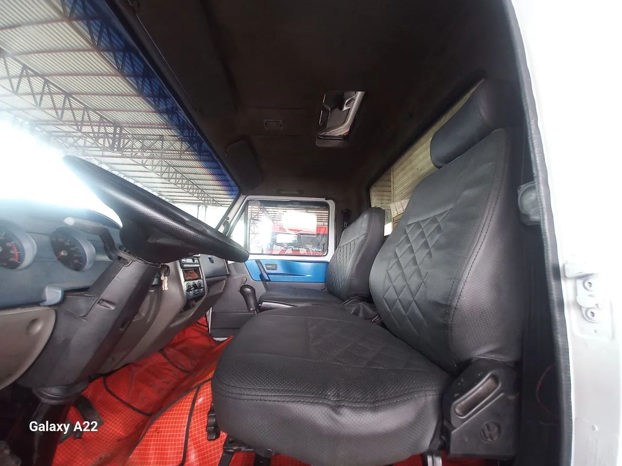 Caminhão VW 5.140 Delivery Baú em ótimo estado - Foto 6