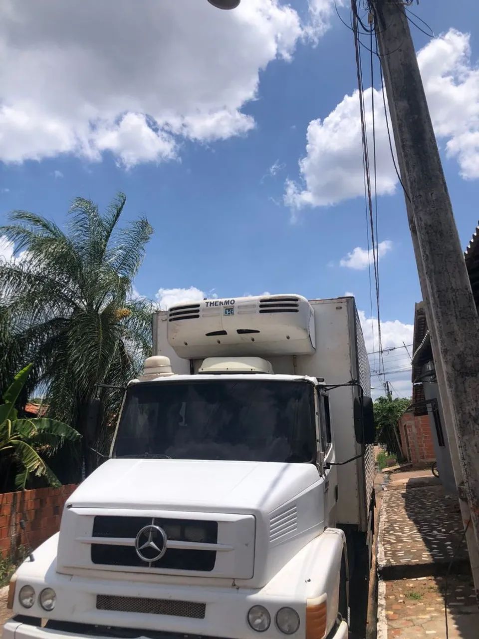 VENDE -SE BAU FRIGORIFICO COM APARELHO,  PARA CAMINHÃO  TRUK