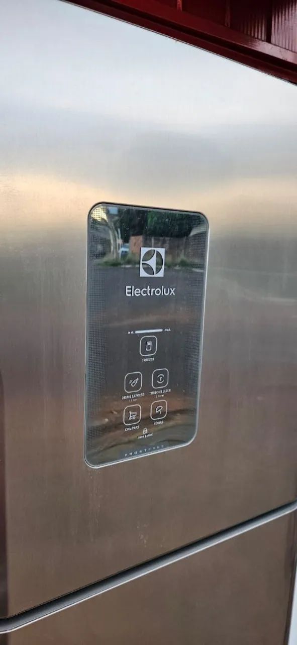 geladeira Electrolux inox TF51X 433l frost free gelando perfeitamente usada marcas de uso