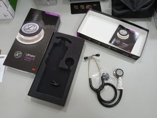 Estetoscópio Littmann Classic III em Aço Preto 33 cm x 16 cm x 4 cm - Foto 2