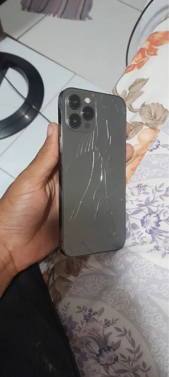 Celular todo original nunca foi aberto 