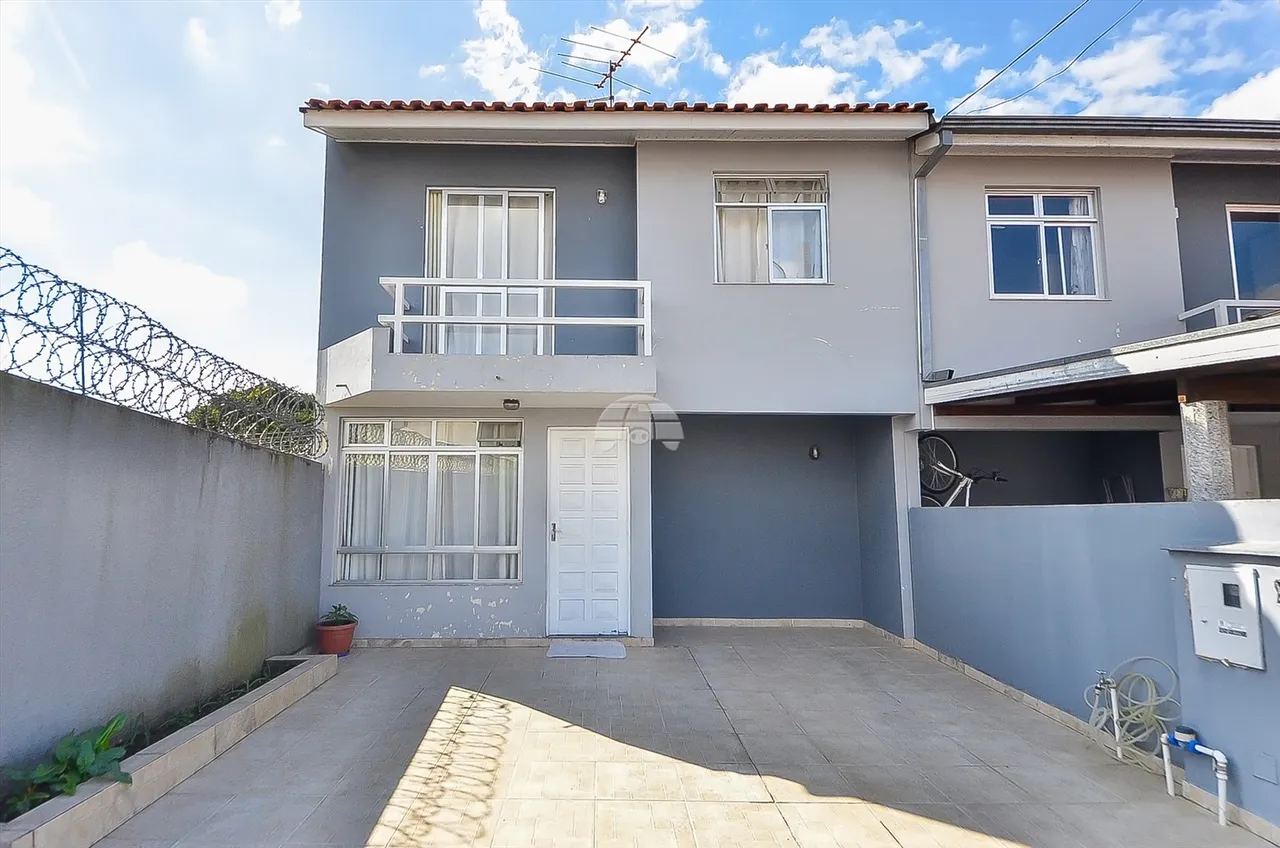 Sobrado a venda em São José dos Pinhais