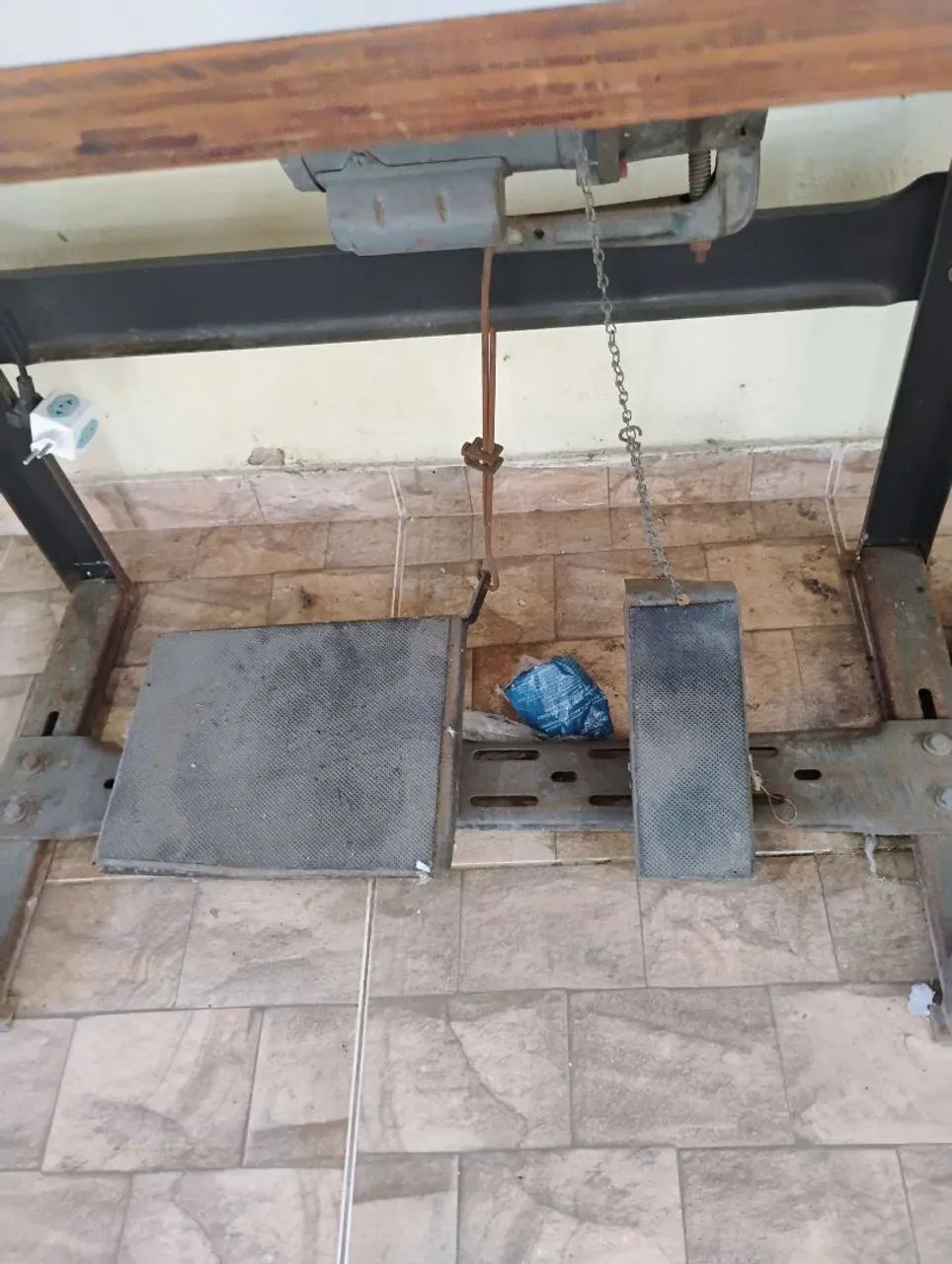 Overlock machine64315479193347122