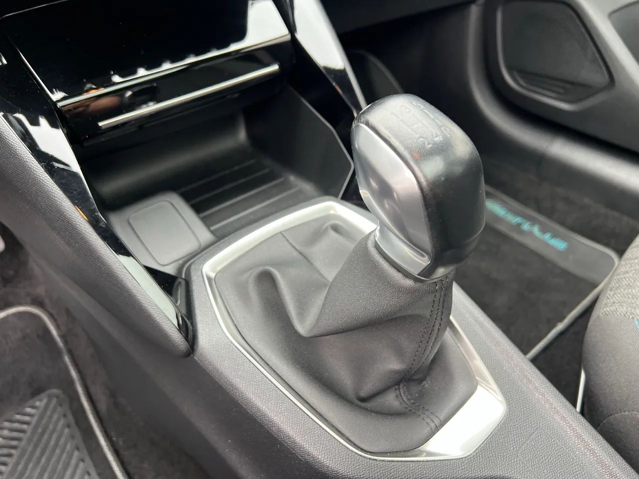 Peugeot 208 Style 1.0 Flex Mec. 2024 / 26 Mil Km - Foto 8